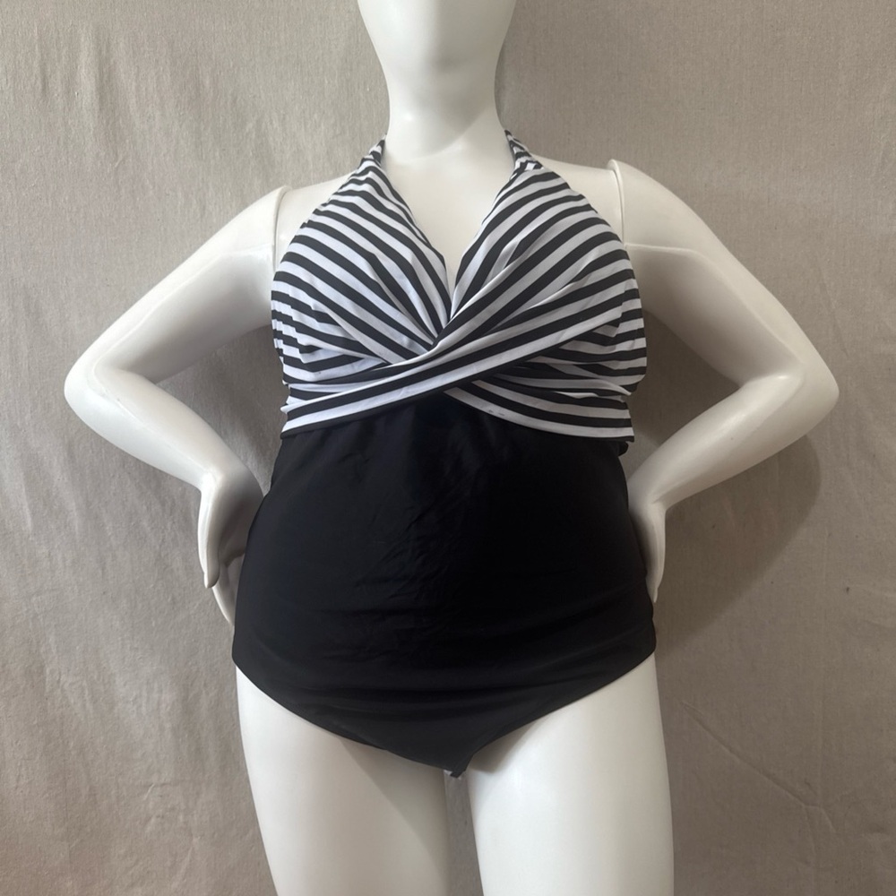 Meet.Curve Halter One Piece Swimsuit striped black and white 4XL